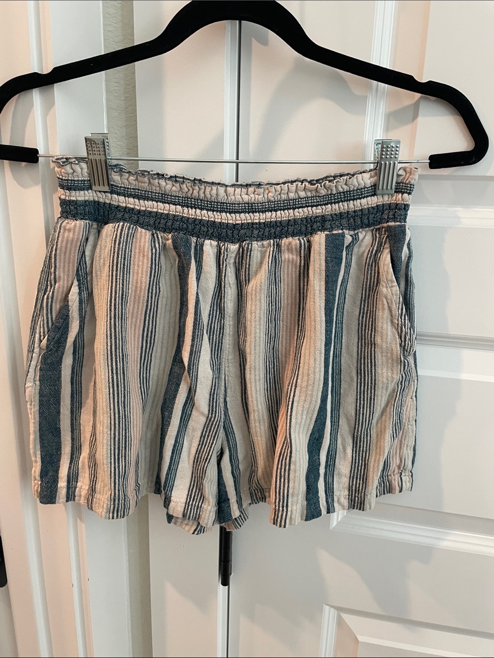 Universal Thread Striped High-Waist Shorts in Blue & Cream